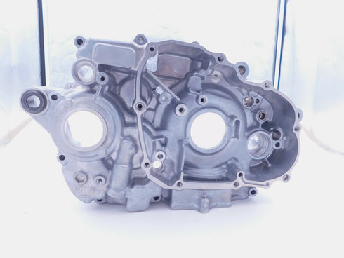 HONDA LEFT ENGINE CENTER CRANK CASE  TRX450R TRX 450R 04-05 11200-HP1-670 OEM